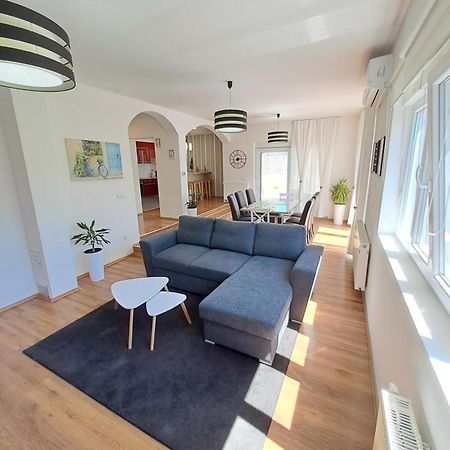 Holiday House Meri 파코스탄 외부 사진